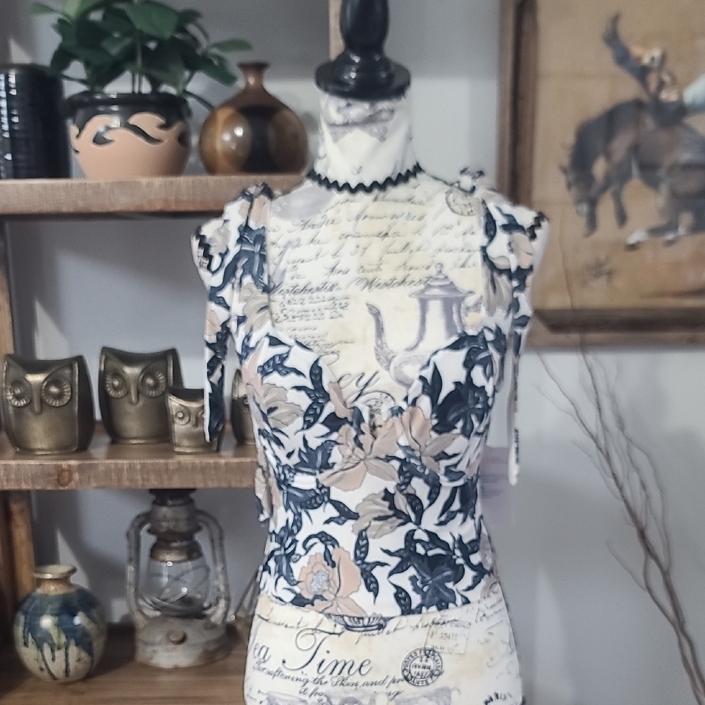 Old Navy Floral Tie-Shoulder Tankini Top in Navy and Beige